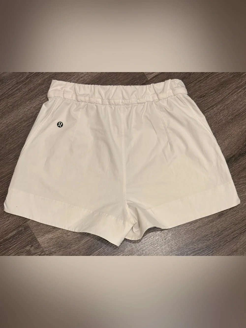 Lululemon Women’s Cinchable Waist High-Rise Woven Short 3.5 White Size Small